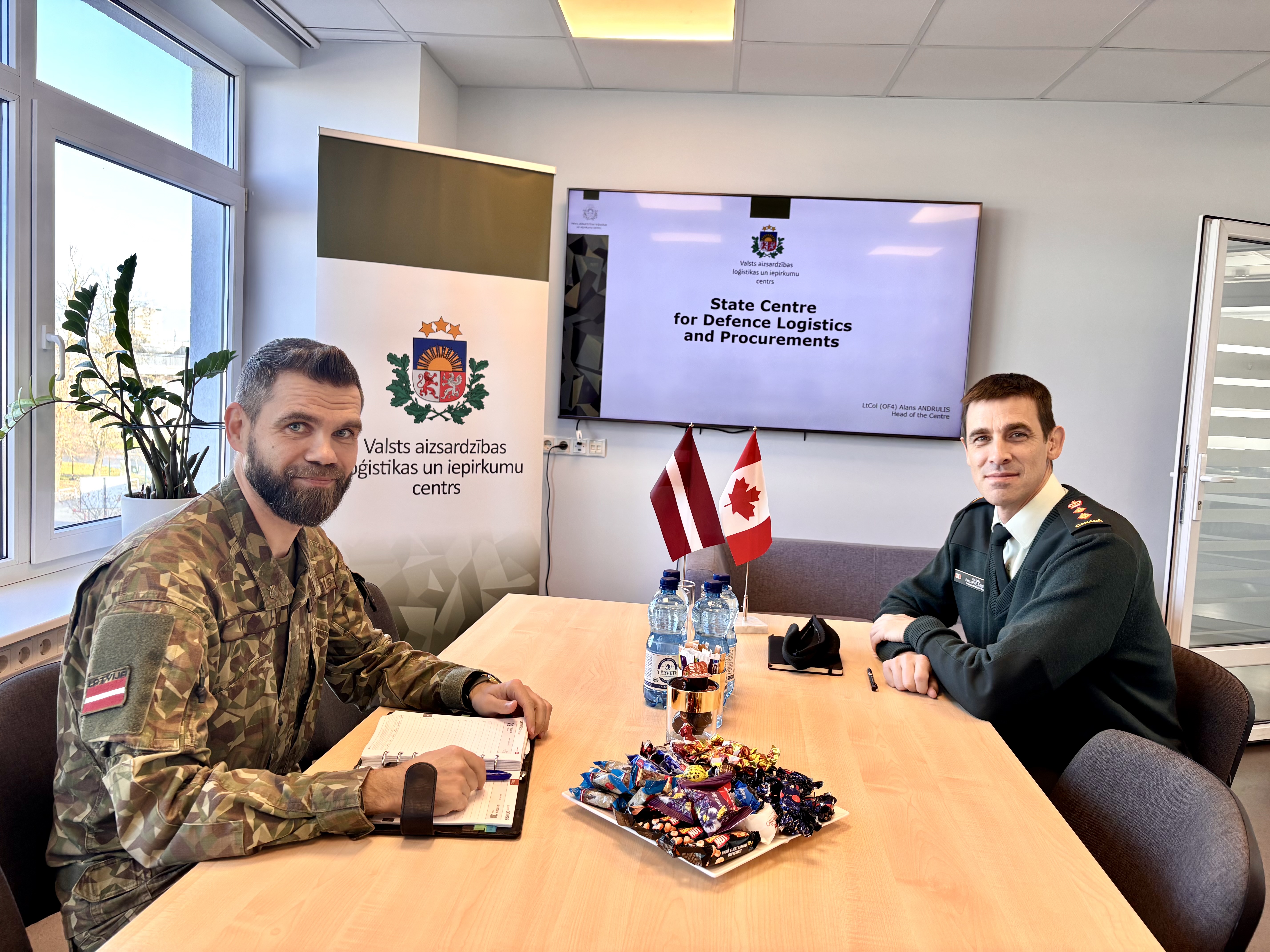 Tikšanās ar Kanādas militāro atašeju